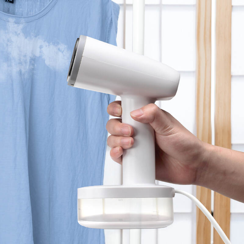 [Áp voucher 8%] Bàn Là Hơi Nước Cầm Tay LocknLock Handy Steamer, 220 - 240 V, 50/60 Hz, 1600W, 250ml - Màu Trắng - ENI223WHT, , large image number null